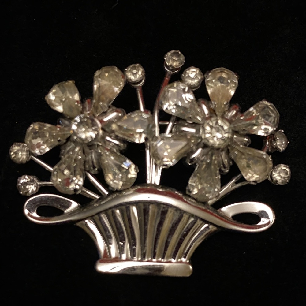Signed Van Dell 1/20 12k gold filled vintage flower brooch